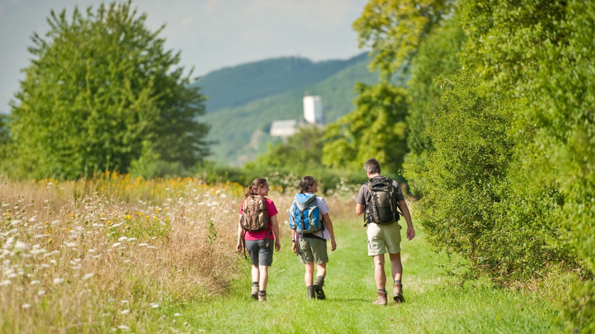 Unterwegs auf dem RheinBurgenWeg | © Dominik Ketz Unterwegs auf dem RheinBurgenWeg | © Dominik Ketz