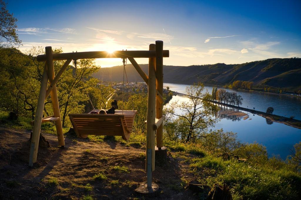 Rheinschaukel Abend | &copy; Klaus Breitkreutz