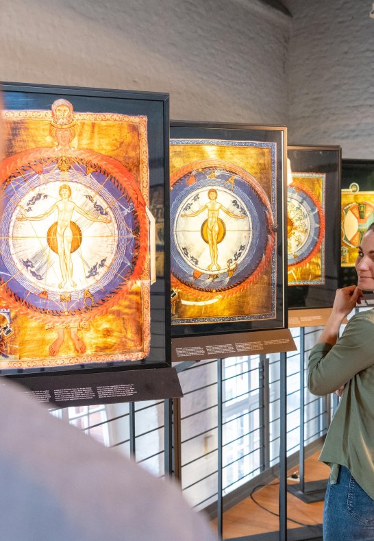 Hildegard-Präsentation | © Dominik Ketz / Rheinhessen Touristik GmbH Hildegard-Präsentation | © Dominik Ketz / Rheinhessen Touristik GmbH