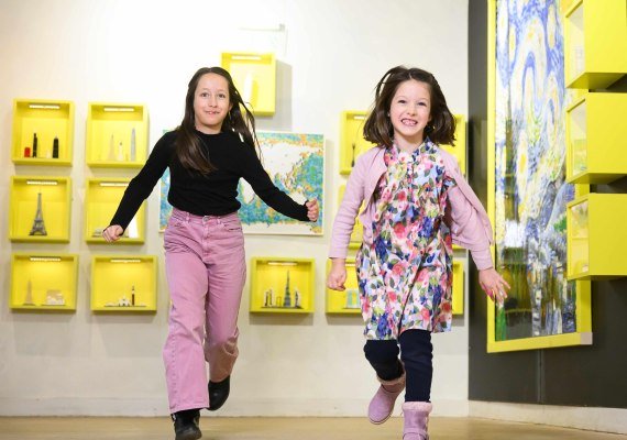 Kinder rennend FLASHBACK | © Sven Moschitz Kinder rennend FLASHBACK | © Sven Moschitz