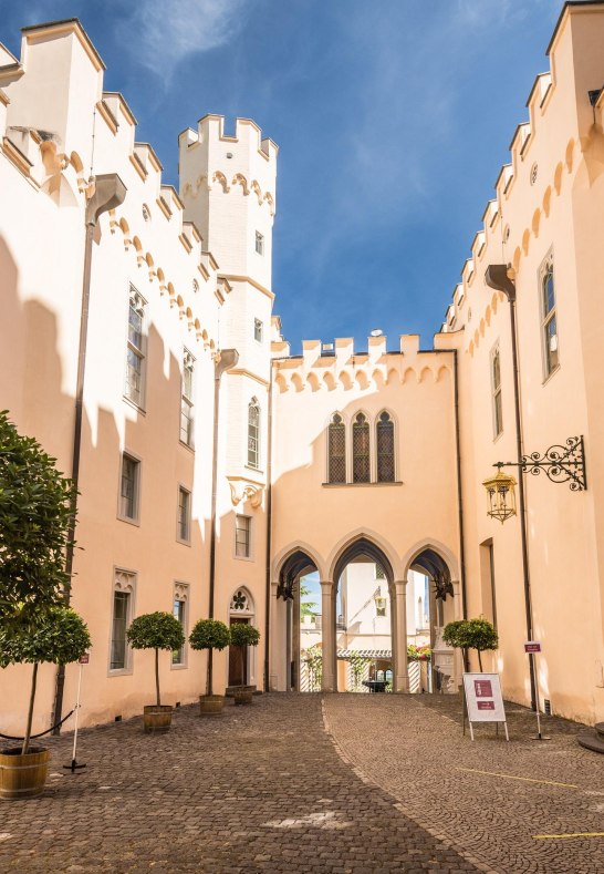 Schloss Stolzenfels Innenhof | &copy; Rheinland-Pfalz Tourismus GmbH / Dominik Ketz