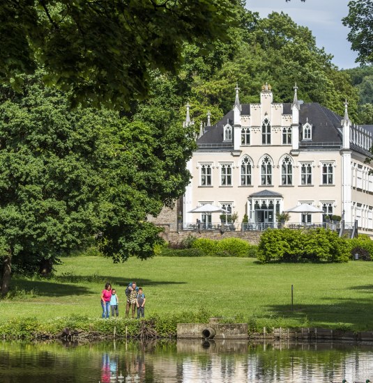 Blick auf Schloss Sayn | © Klaus Breitkreuz
