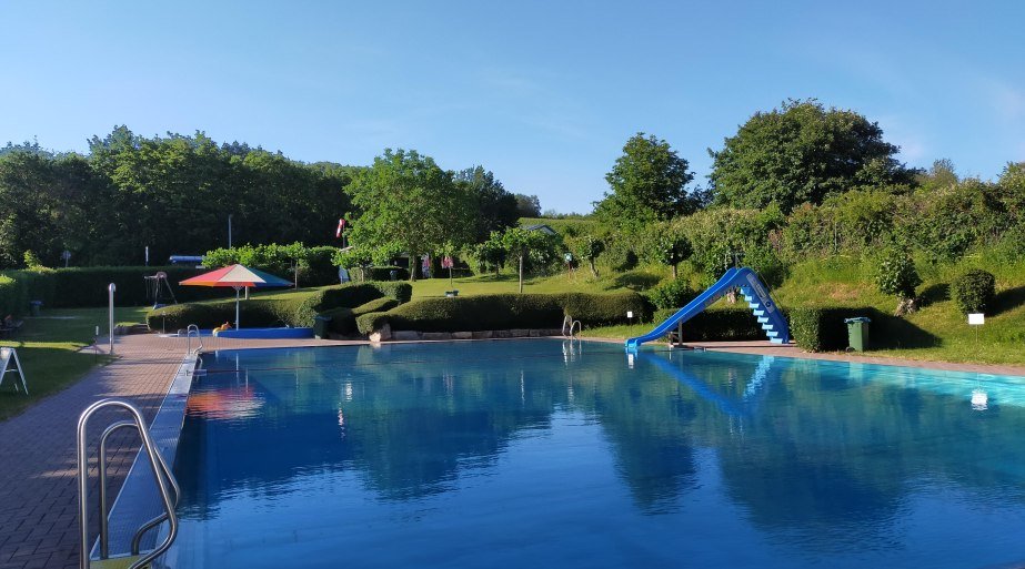 Freibad Hallgarten | © RTKT Freibad Hallgarten | © RTKT