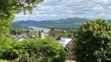 Blick auf Siebengebirge und Rhein vom "Westerwaldblick" | &copy; Tourist-Information Remagen, Mittelrhein