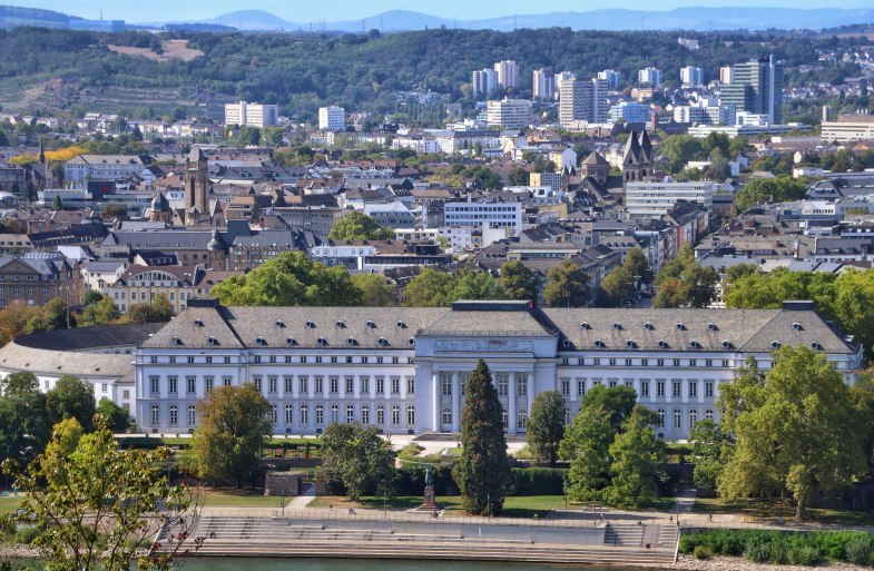 Schloss mit Schlossstufen | © Koblenz Touristik GmbH / Johannes Bruchhof Schloss mit Schlossstufen | © Koblenz Touristik GmbH / Johannes Bruchhof