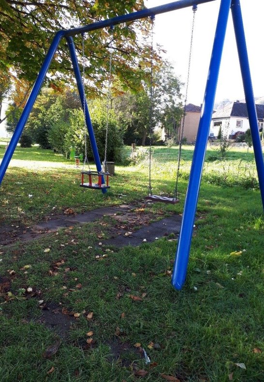 Schaukel | © Gemeinde Spay, Thomas Becker Schaukel | © Gemeinde Spay, Thomas Becker