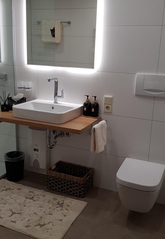 Bad mit Dusche | © M. Schwirzheim