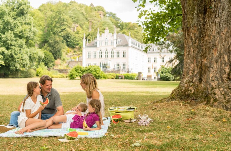 Picknick im Schlosspark Sayn | © Dominik Ketz/Rheinland-Pfalz Tourismus GmbH Picknick im Schlosspark Sayn | © Dominik Ketz/Rheinland-Pfalz Tourismus GmbH