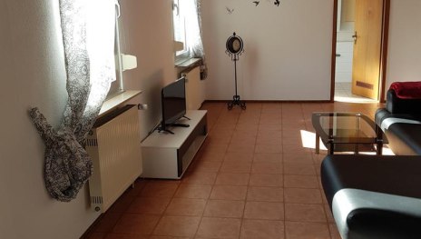 Wohnzimmer Fensterseite | &copy; Leistungstr&auml;ger M&uuml;ller