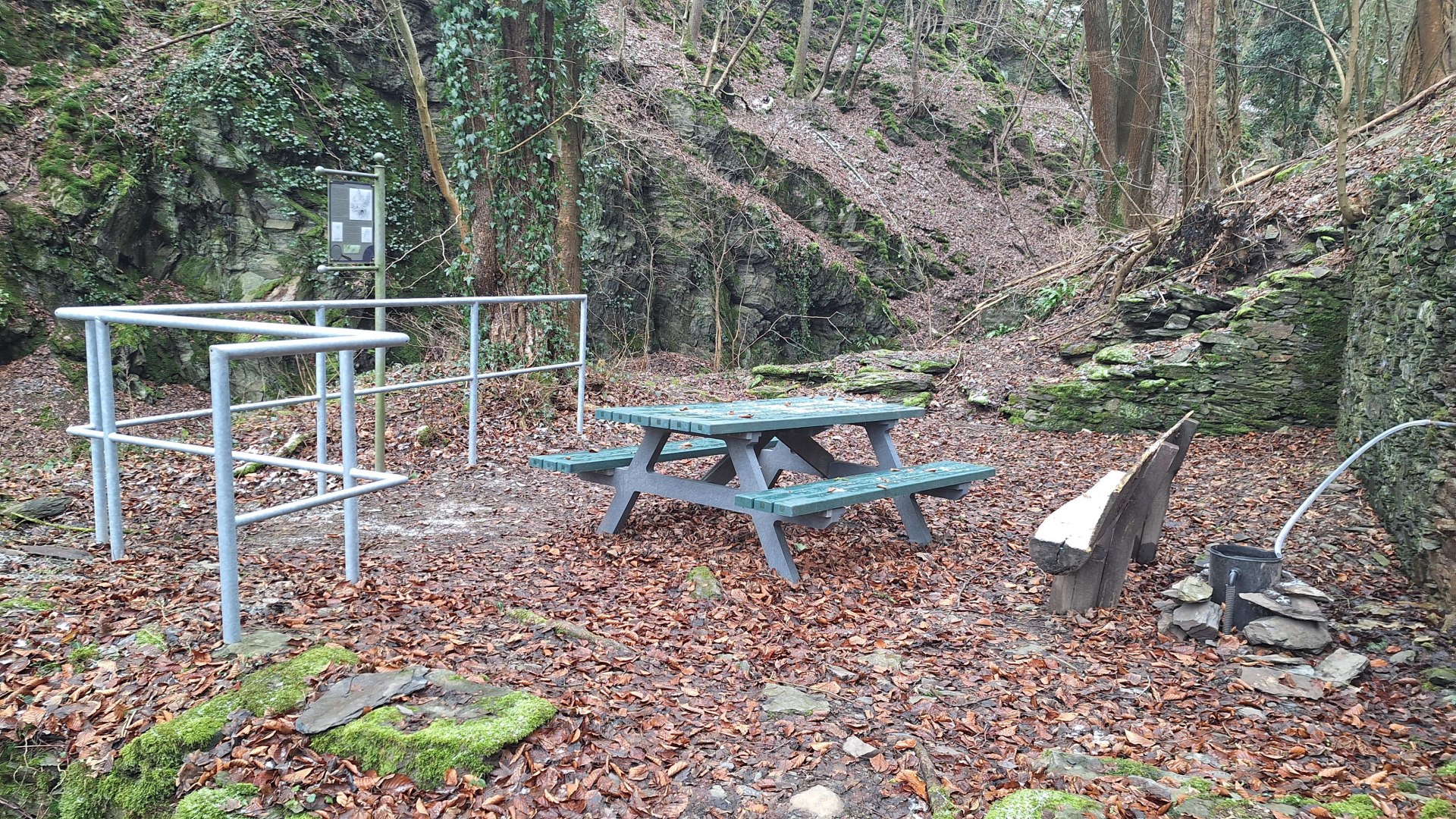 Ruhe-und Picknickbank | © T. Biersch Ruhe-und Picknickbank | © T. Biersch