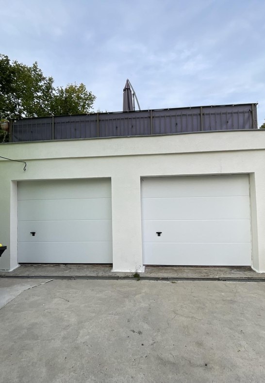 Garage | &copy; Andrea Wisian