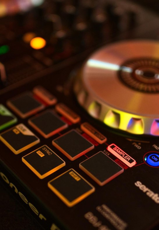 DJ 2 | © Julian Engels DJ 2 | © Julian Engels