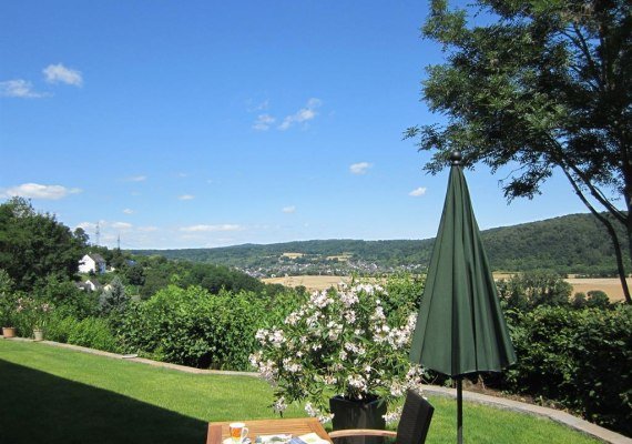 Blick ins Ahrtal nach Bodendorf | &copy; Eigent&uuml;mer