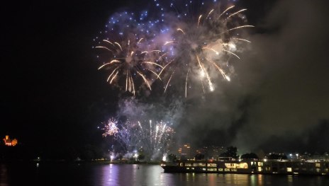 Feuerwerk mit Schiff | © Tourist-Information Bad Breisig Feuerwerk mit Schiff | © Tourist-Information Bad Breisig