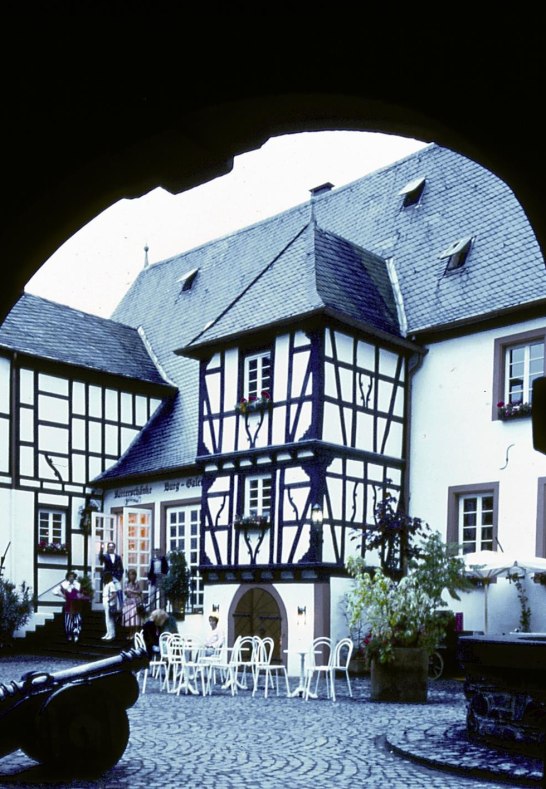 Burg3 | © Frank Metzemacher, Lichtreim Burg3 | © Frank Metzemacher, Lichtreim