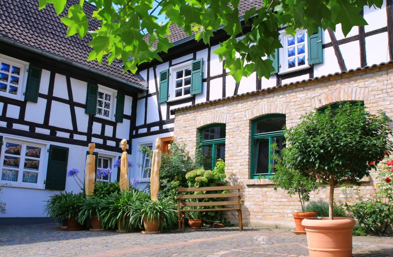 13 | &copy; Weingut Friesenhahn