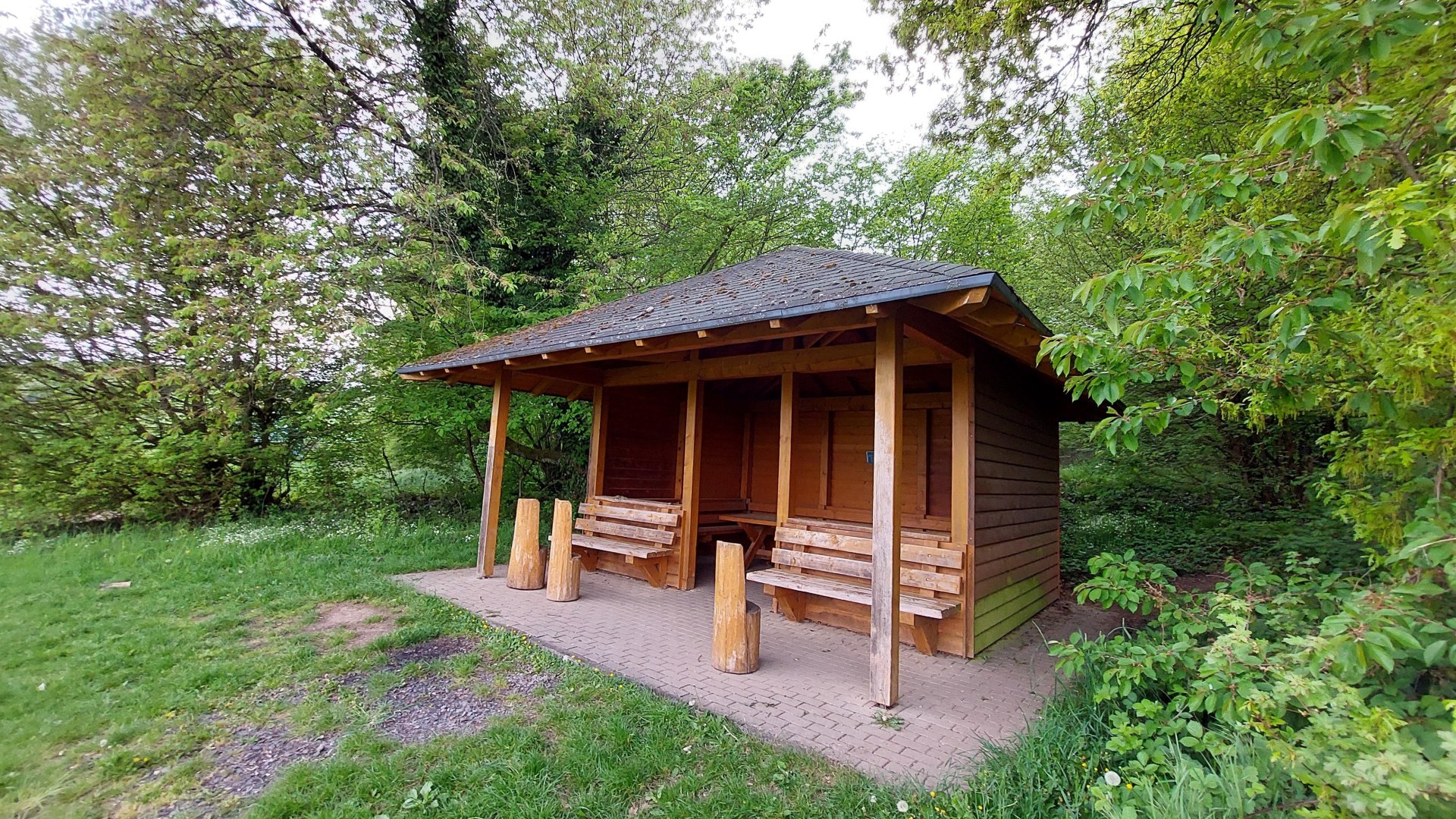 H&uuml;tte 2 | &copy; Tourist-Info Erlebnis Rheinbogen