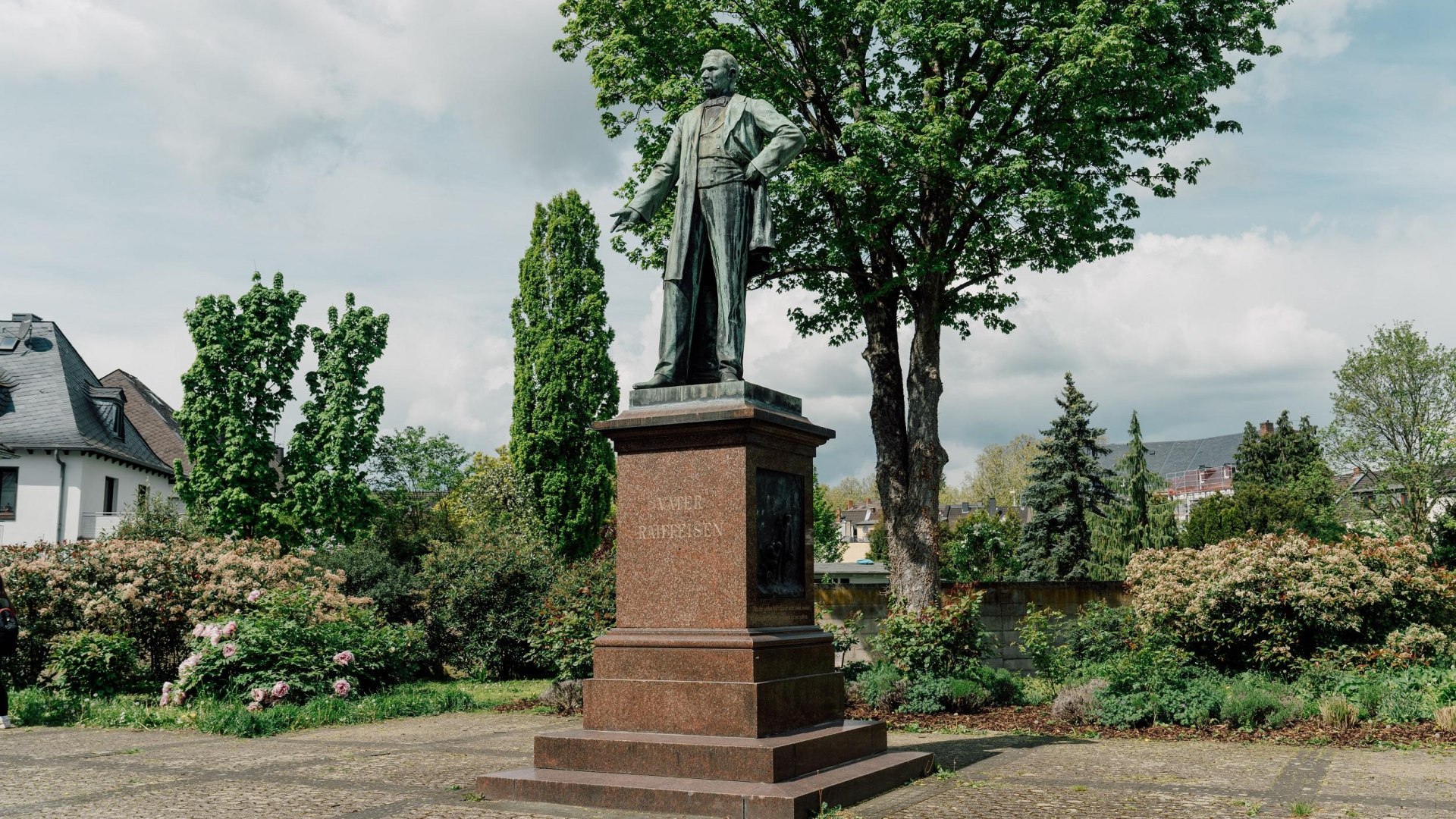 Raiffeisendenkmal | &copy; Zimpfer_Photography