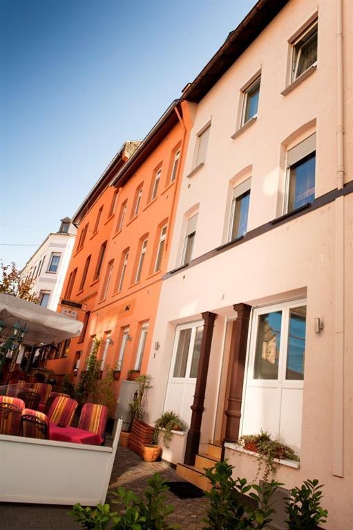 Neuberts Gasthaus Lahnstein Terrasse | &copy; Neuberts Gasthaus am Rhein