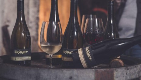 Weinflasche Weingut Strieth | &copy; Weingut Strieth