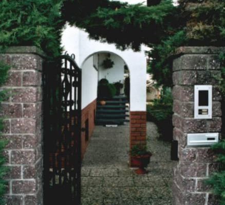 Eingang | &copy; Metz