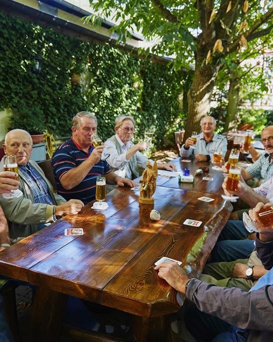 Gesellige Runde Biergarten | © Andrea Rüdell Gesellige Runde Biergarten | © Andrea Rüdell
