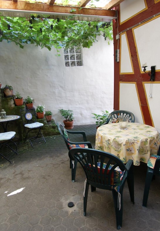 Sitzgruppe Hof | &copy; Weyerh&auml;user