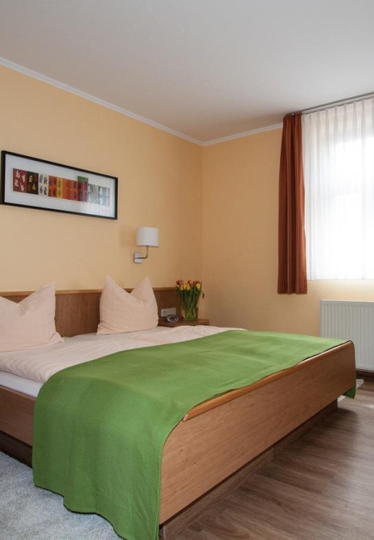 ZimmerGoldenerPfropfenzieher | &copy; Pfropfenzieher