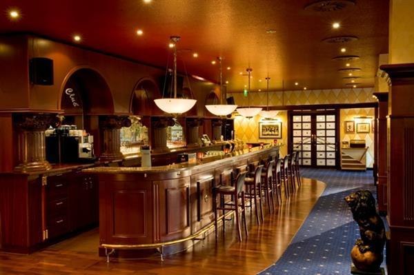 Wyndham Garden Hotel Lahnstein Bar Henry's Club1 | &copy; Wyndham Garden
