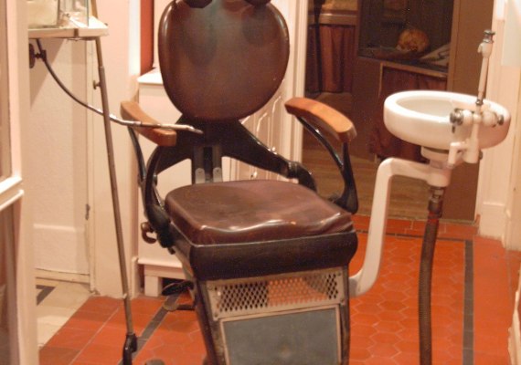 Zahnarztstuhl | © Johann-Winter-Museum Zahnarztstuhl | © Johann-Winter-Museum