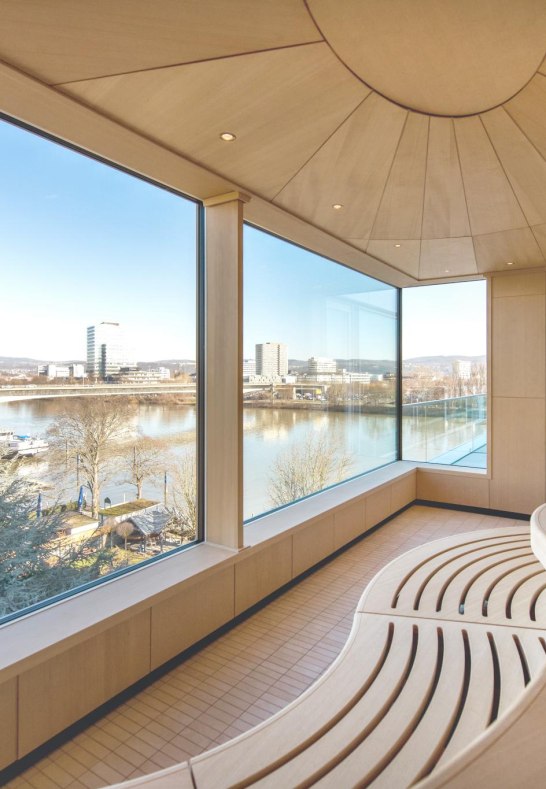 F&Auml;HRHAUS Koblenz Hotel Sauna Ausblick | &copy; Artur Lik Fotografie