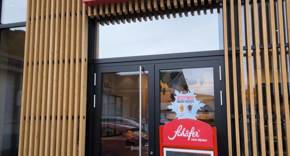 Eingangsbereich Sch&auml;fer | &copy; Tourist-Info Bad Breisig