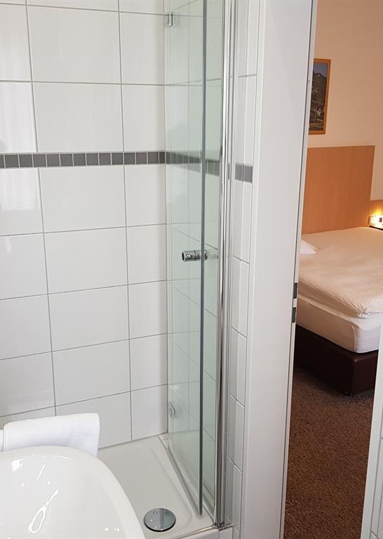 Zimmer 106 Bad | &copy; Hotel zum Anker