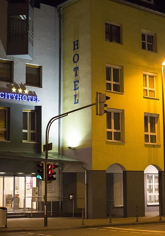 Hotelansicht am Abend | &copy; City-Hotel Kurf&uuml;rst Balduin GmbH