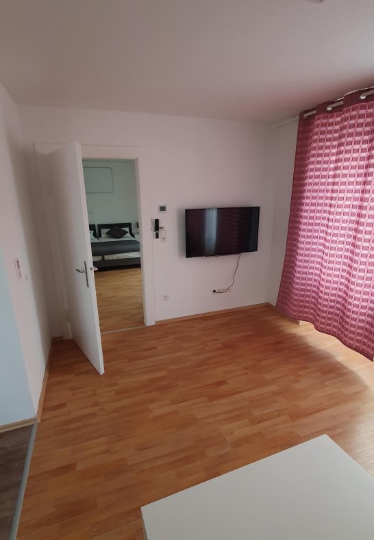 TV | &copy; Familie Farooq