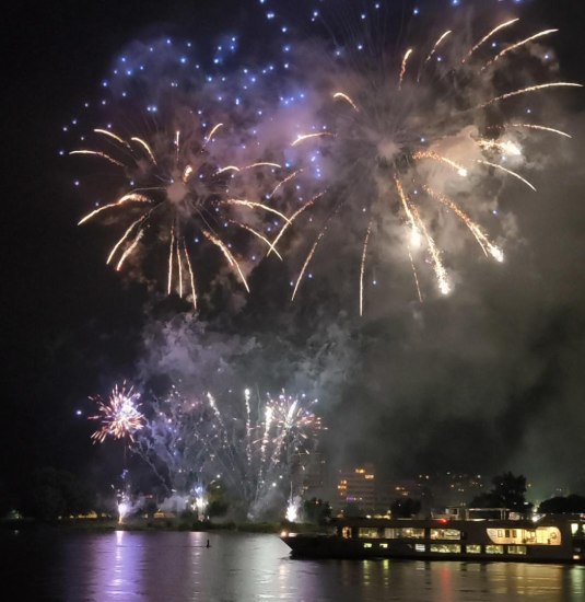 Feuerwerk mit Schiff | &copy; Tourist-Information Bad Breisig