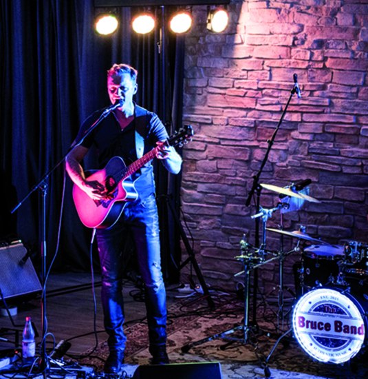 Mr. Bruce - TBB - ohne Eindruck | © Mr. Bruce Mr. Bruce - TBB - ohne Eindruck | © Mr. Bruce