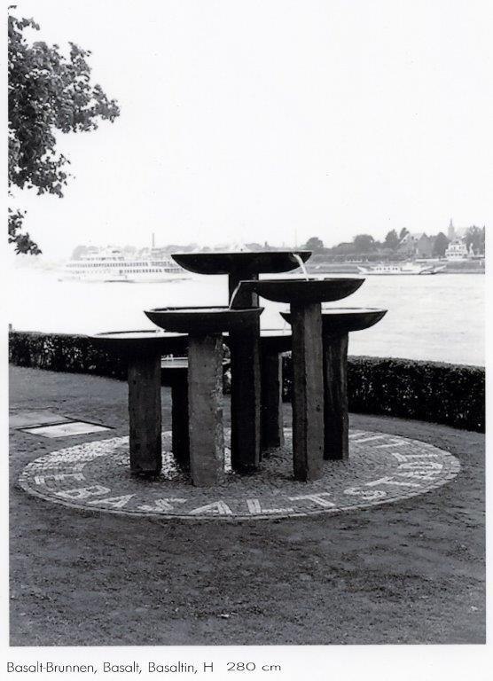 Basalt Brunnen | &copy; Inge Heim