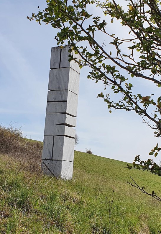 Schriftsäule - | © T. Biersch Schriftsäule - | © T. Biersch