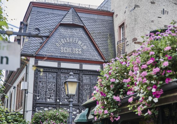 Restaurant Breuer's R&uuml;desheimer Schloss | &copy; HA Hessen Tourismus, Roman Knie