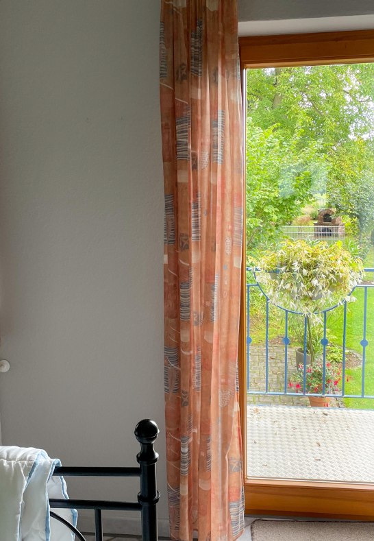 Schlafzimmer mit Balkon | © Verena Weyl