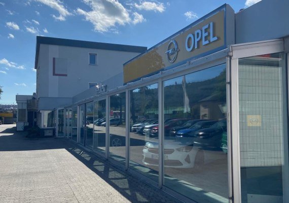 Opel Autohaus | © Fam. Becker, Oberwesel Opel Autohaus | © Fam. Becker, Oberwesel