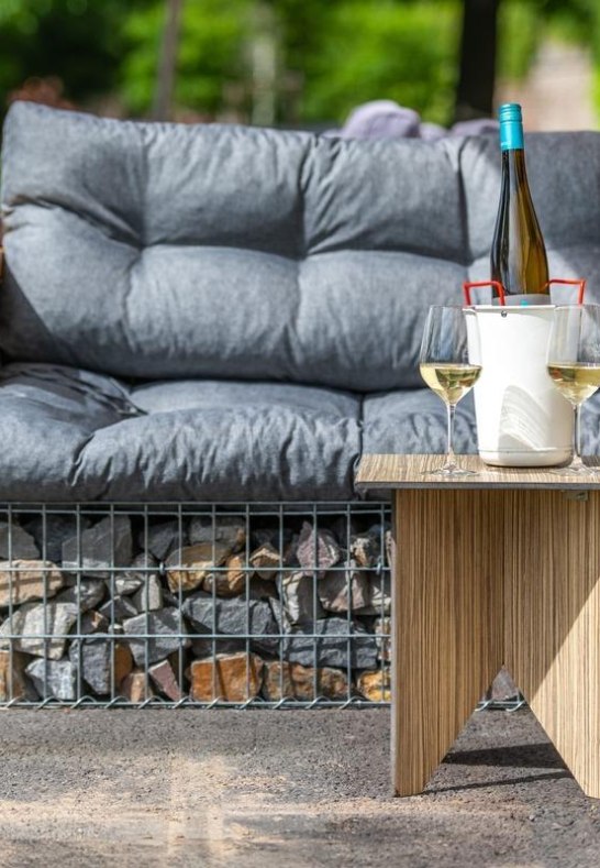 Cuv&eacute;e am Rhein_Au&szlig;enlounge im Sommer | &copy; Diehl&acute;s Hotel GmbH