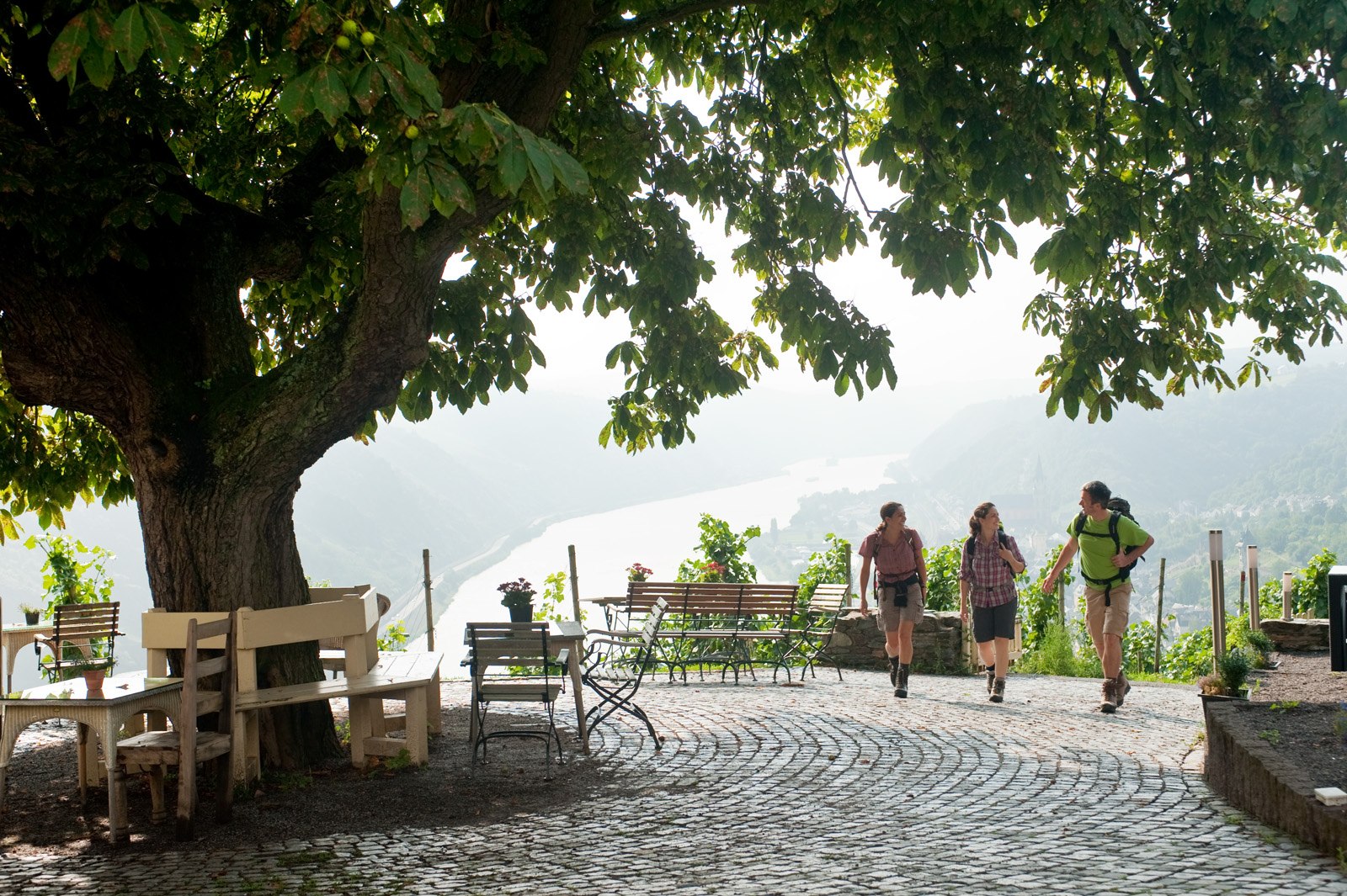 Wanderer am G&uuml;nderodehaus, Oberwesel | &copy; Dominik Ketz
