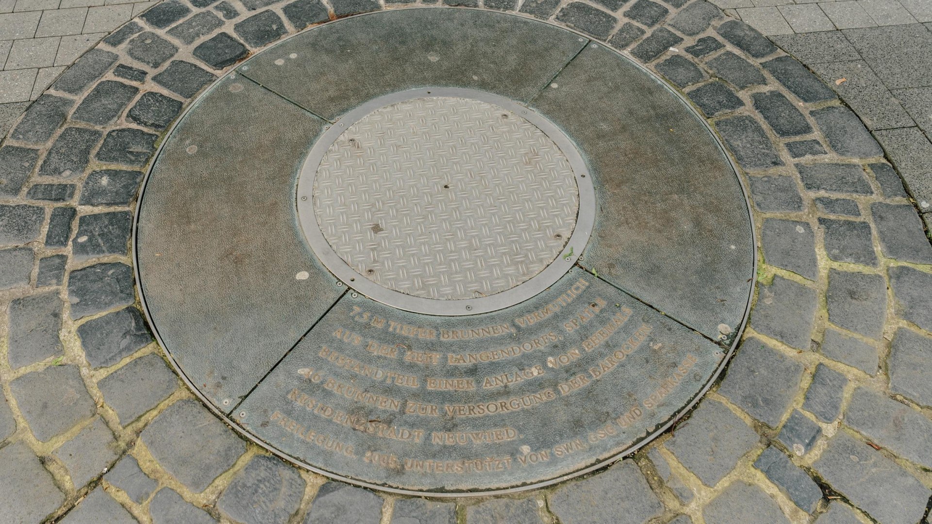 Alter Trinkwasserbrunnen (Platte) | © Zimpfer_Photography Alter Trinkwasserbrunnen (Platte) | © Zimpfer_Photography