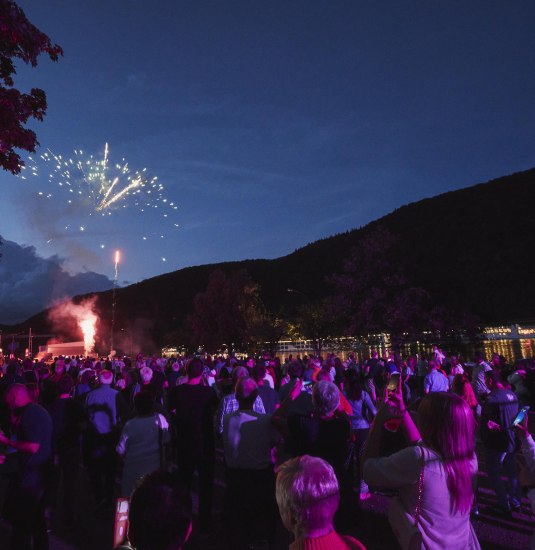 Veranstaltung Abend | © Marco Rothbrustbrust Veranstaltung Abend | © Marco Rothbrustbrust
