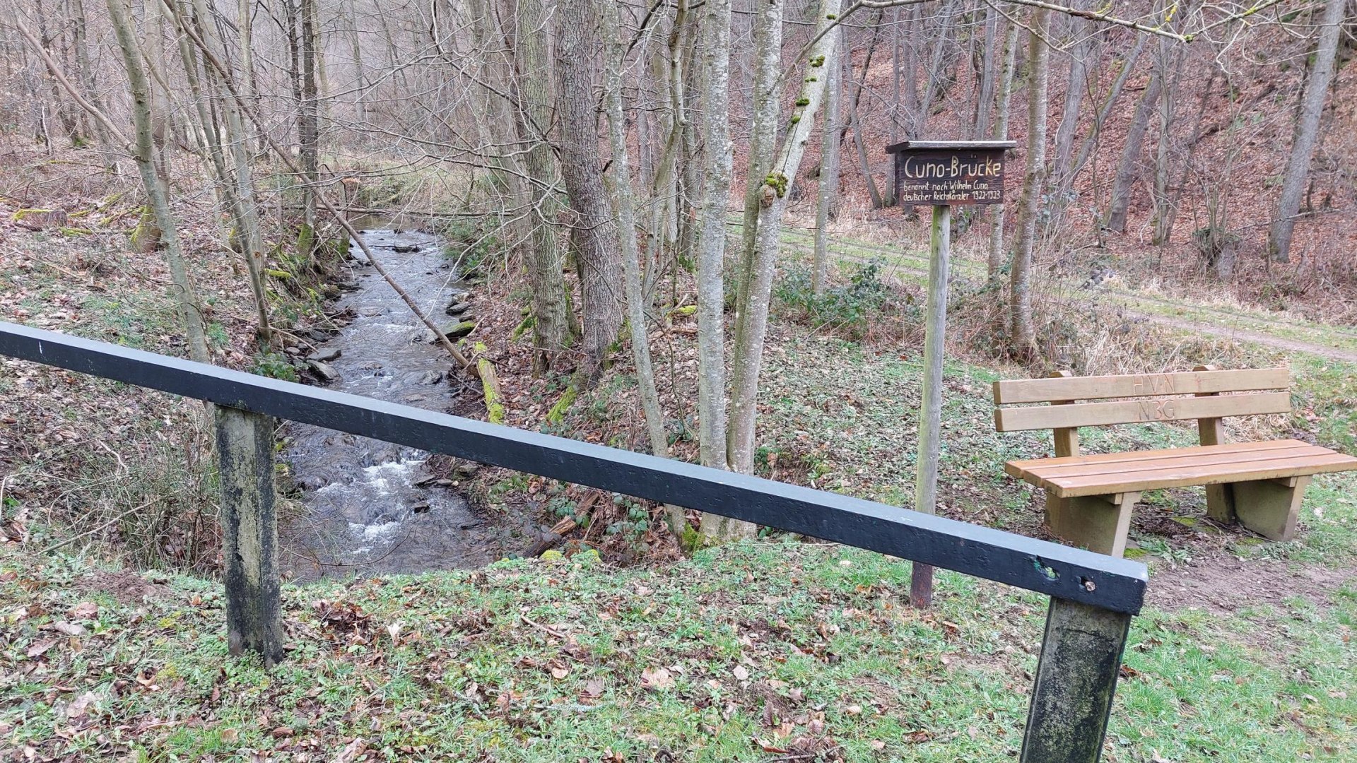 Br&uuml;cke mit Ruhebank | &copy; T. Biersch