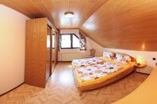 SchlafzimmerWohnung1 | &copy; Hildegard Graeff