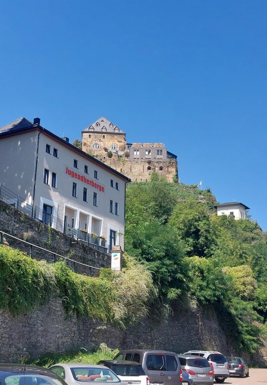 Blick auf die Jugendherberge, Rheinfels u. Tusculu | © T. Biersch Blick auf die Jugendherberge, Rheinfels u. Tusculu | © T. Biersch