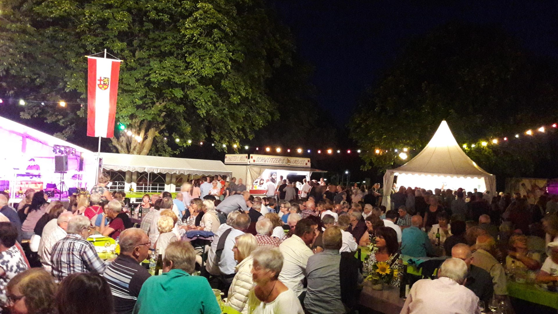 Weinmarkt Publikum | &copy; TI HuMi